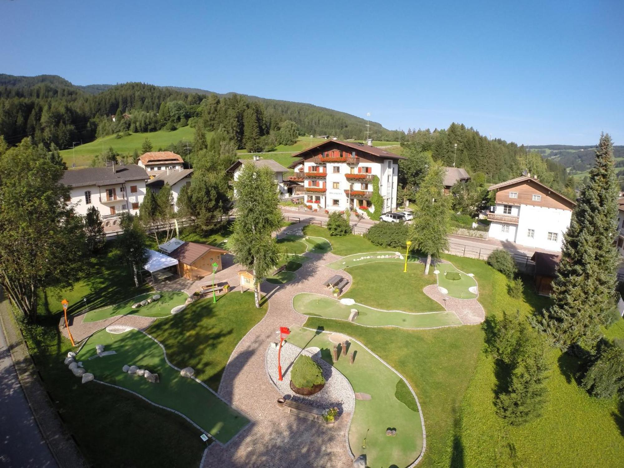 Hotel Dolomiten Monguelfo-Tesido / Welsberg-Taisten Exteriér fotografie